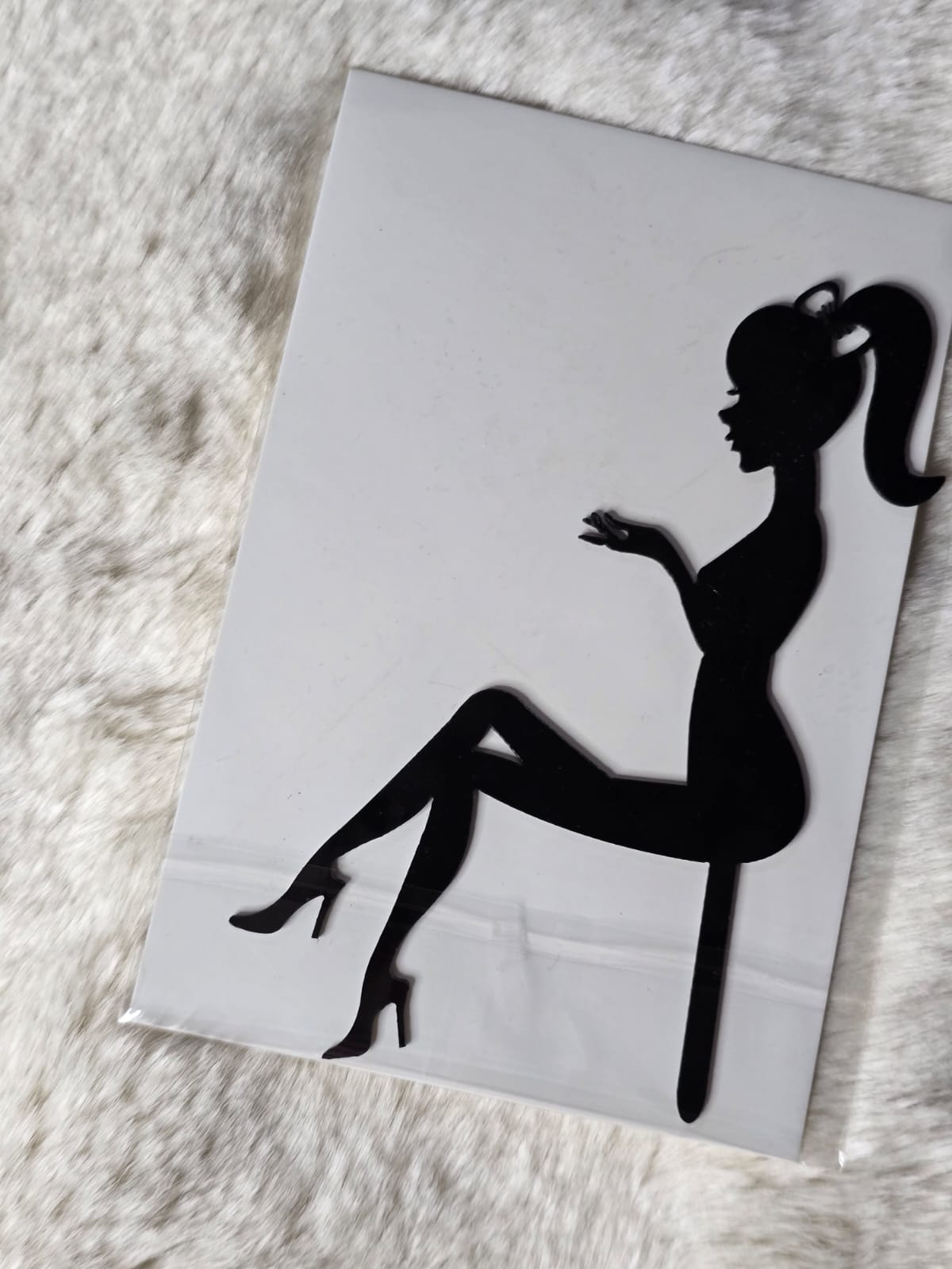 Sitting doll cake topper - Image 2